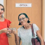 Entrega Ayuntamiento de Guaymas lentes a través de la Óptica Municipal