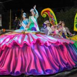 Por segundo día celebra el Ayuntamiento de Guaymas desfile de carros alegóricos y comparsas