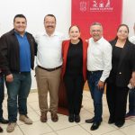 Entrega presidenta municipal, doctora Karla Córdova González, uniformes a elementos de Seguridad Pública y Tránsito